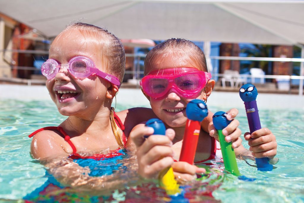 The best swimming pool games for kids